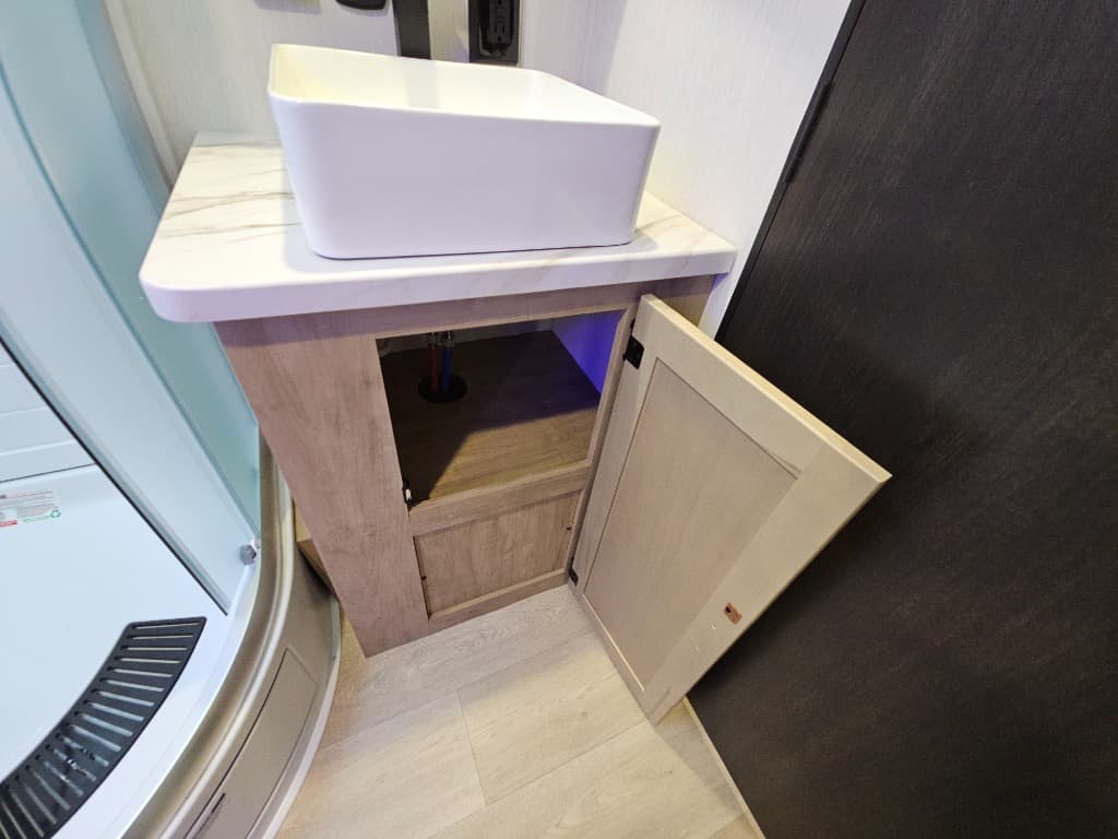 2026 Forest River RV 2026 Forest River RV Cherokee Grey Wolf Black Label - thumbnail 36