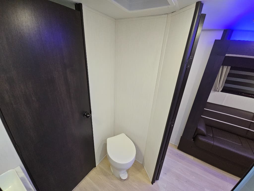 2026 Forest River RV 2026 Forest River RV Cherokee Grey Wolf Black Label - thumbnail 37