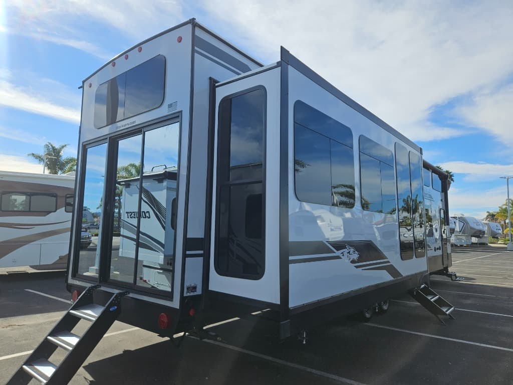 2026 Forest River 2026 Forest River Cherokee Timberwolf Black Label - thumbnail 3