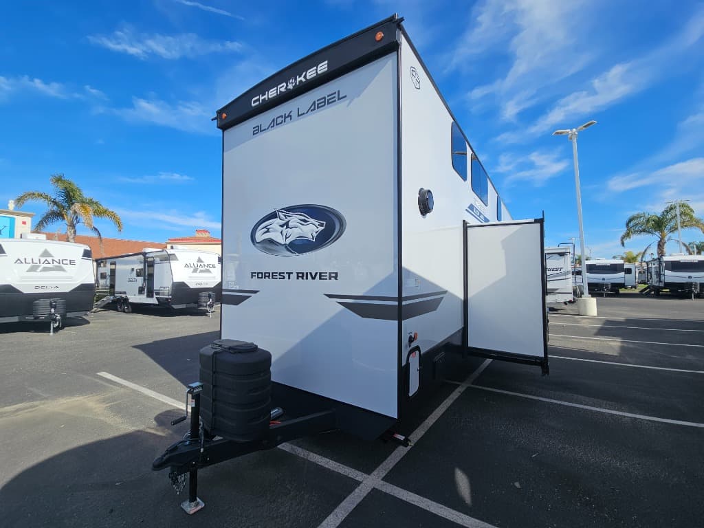 2026 Forest River 2026 Forest River Cherokee Timberwolf Black Label - thumbnail 6