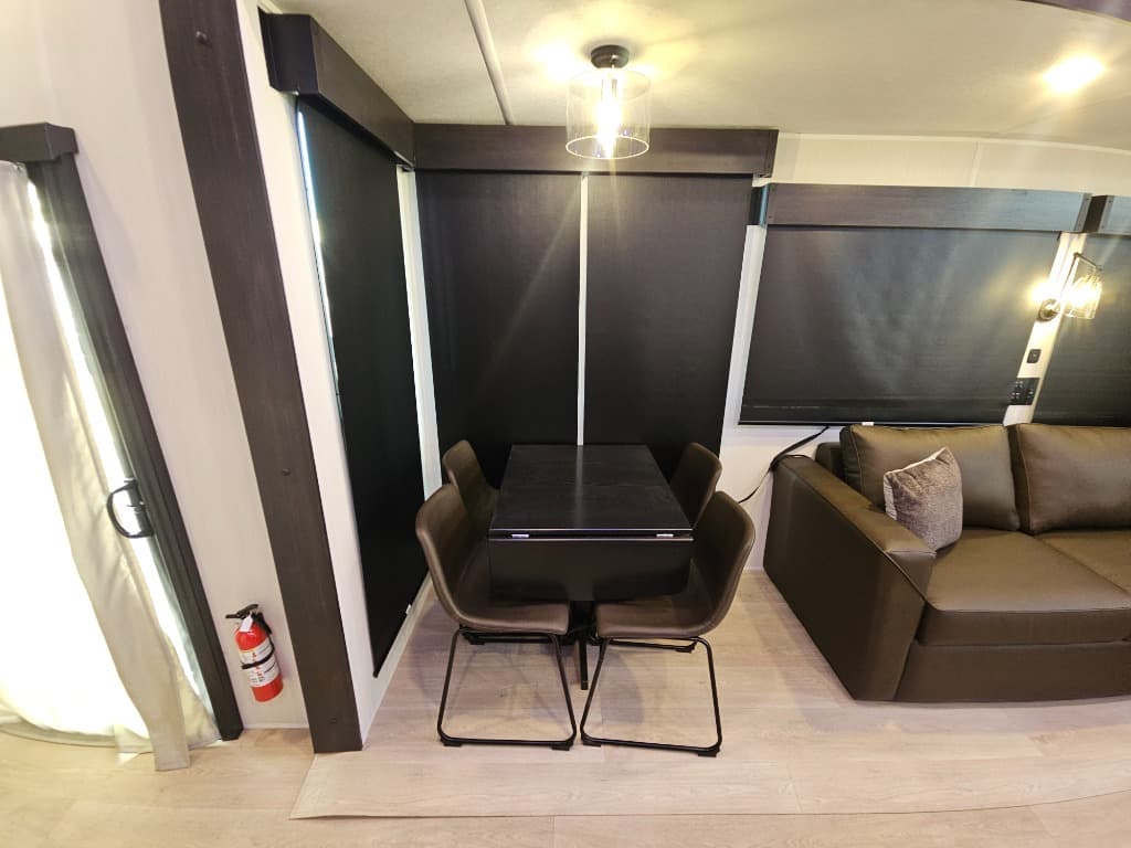 2026 Forest River 2026 Forest River Cherokee Timberwolf Black Label - thumbnail 10