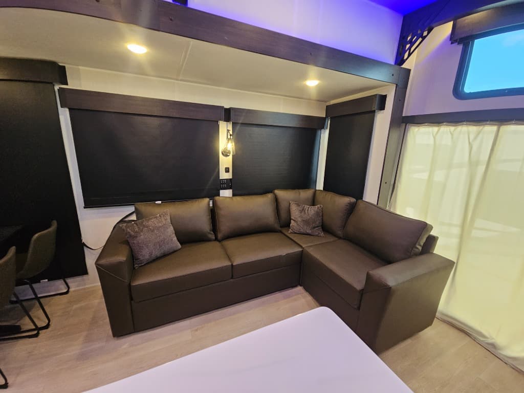 2026 Forest River 2026 Forest River Cherokee Timberwolf Black Label - thumbnail 11