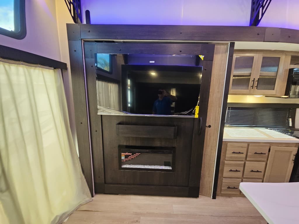 2026 Forest River 2026 Forest River Cherokee Timberwolf Black Label - thumbnail 13