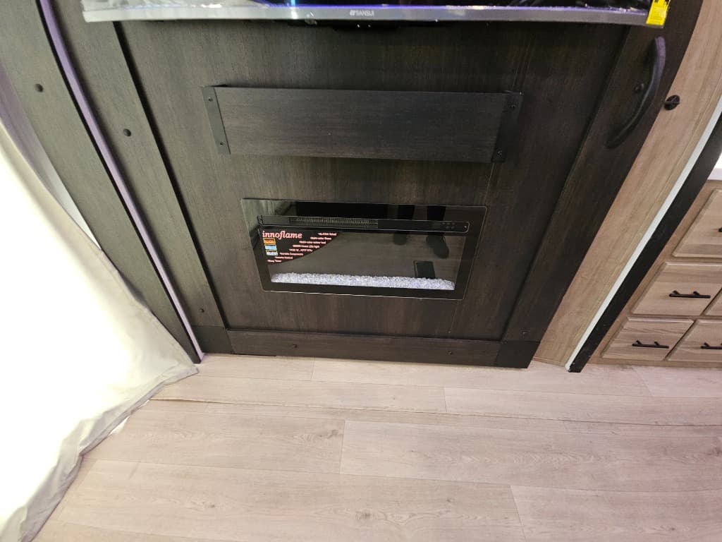 2026 Forest River 2026 Forest River Cherokee Timberwolf Black Label - thumbnail 15