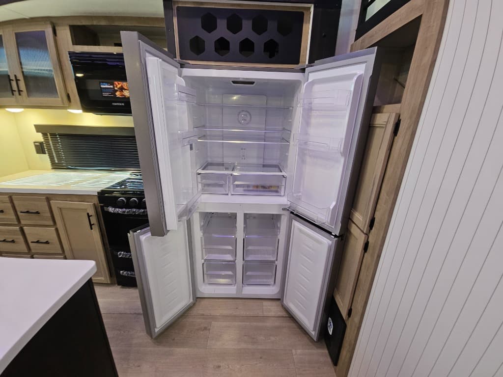 2026 Forest River 2026 Forest River Cherokee Timberwolf Black Label - thumbnail 18