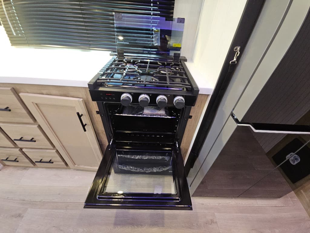 2026 Forest River 2026 Forest River Cherokee Timberwolf Black Label - thumbnail 21