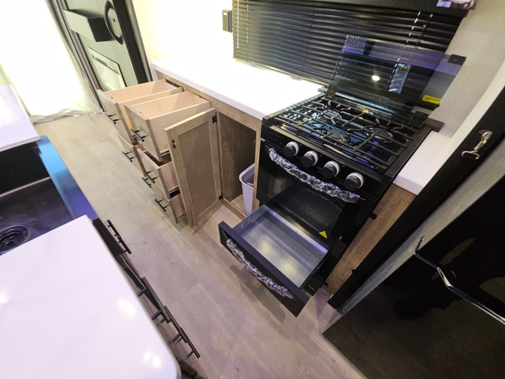 2026 Forest River 2026 Forest River Cherokee Timberwolf Black Label - thumbnail 22