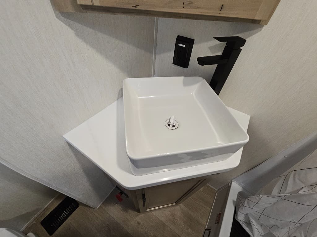 2026 Forest River 2026 Forest River Cherokee Timberwolf Black Label - thumbnail 32