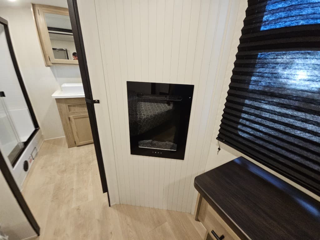 2026 Forest River 2026 Forest River Cherokee Timberwolf Black Label - thumbnail 42