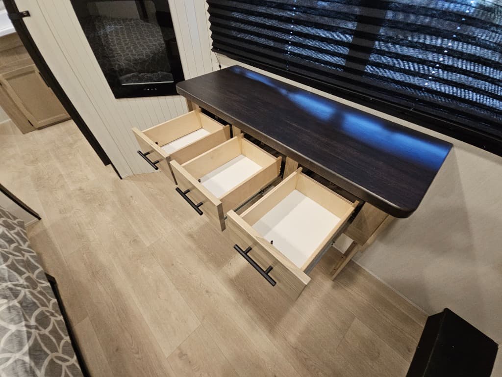 2026 Forest River 2026 Forest River Cherokee Timberwolf Black Label - thumbnail 45