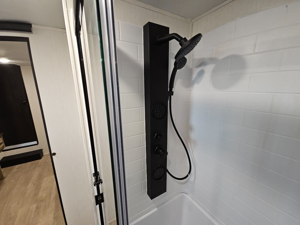 2026 Forest River 2026 Forest River Cherokee Timberwolf Black Label - thumbnail 48