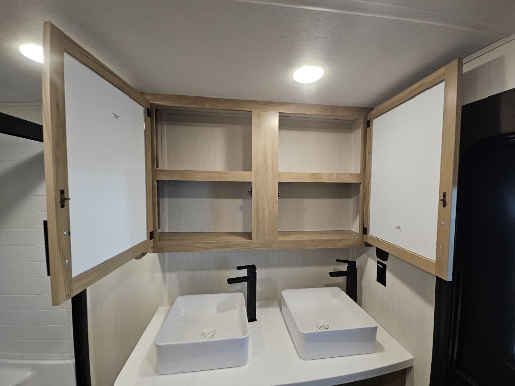 2026 Forest River 2026 Forest River Cherokee Timberwolf Black Label - thumbnail 50