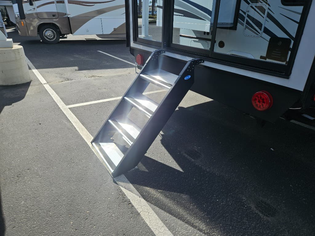 2026 Forest River 2026 Forest River Cherokee Timberwolf Black Label - thumbnail 61