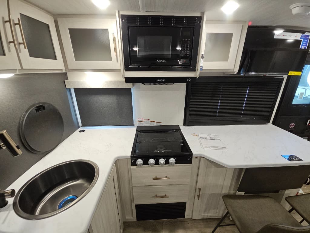 2026 Forest River 2026 Forest River R-Pod Un-Mapped - thumbnail 15