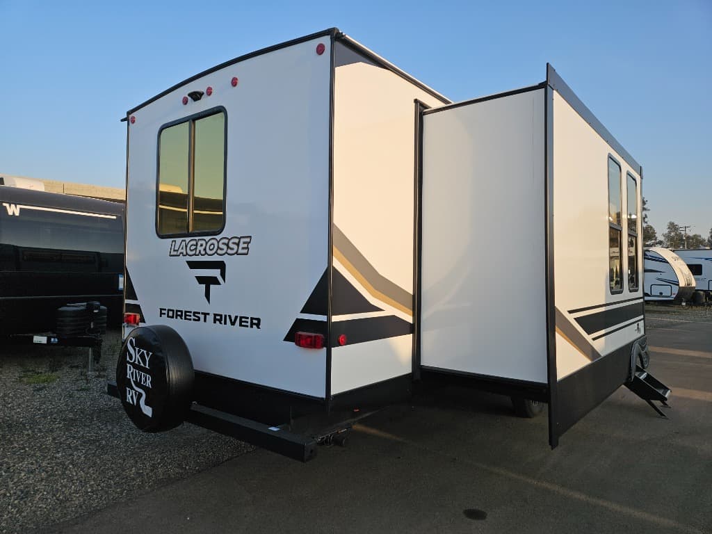 2026 Prime Time RV 2026 Prime Time RV LaCrosse - thumbnail 3