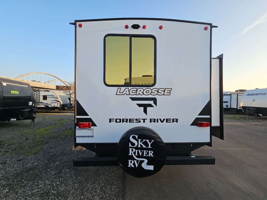 2026 Prime Time RV 2026 Prime Time RV LaCrosse - thumbnail 4