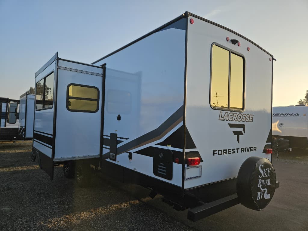 2026 Prime Time RV 2026 Prime Time RV LaCrosse - thumbnail 5