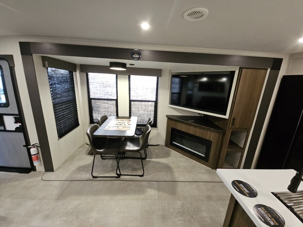 2026 Prime Time RV 2026 Prime Time RV LaCrosse - thumbnail 9