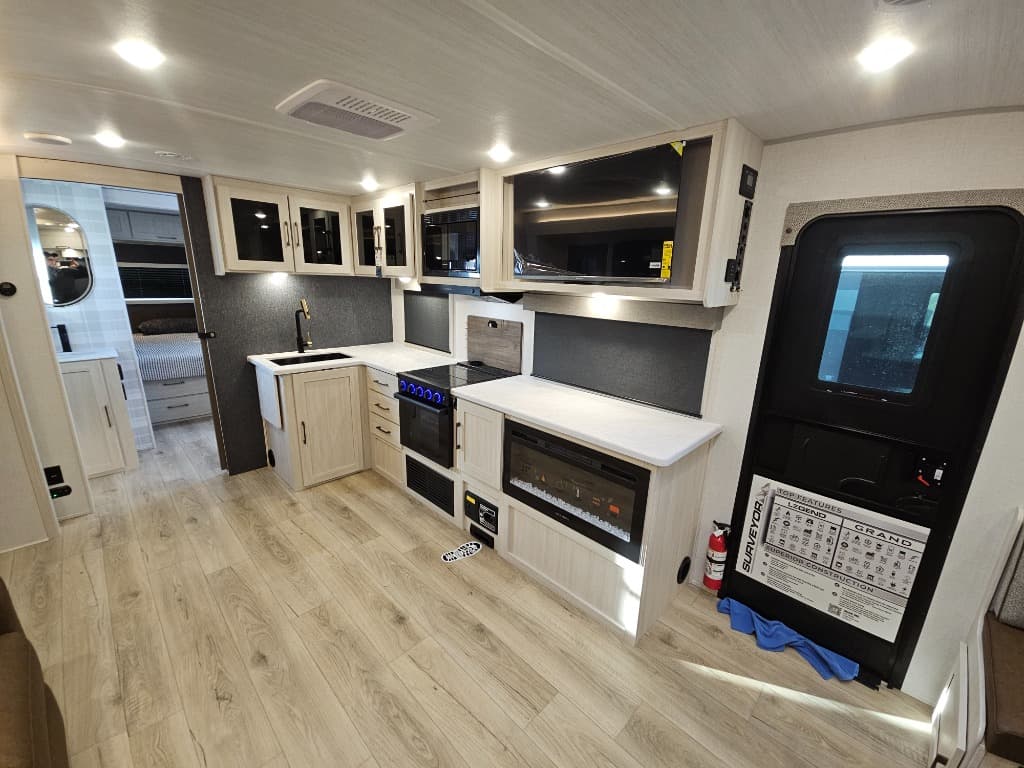 2026 Forest River 2026 Forest River Surveyor - thumbnail 9