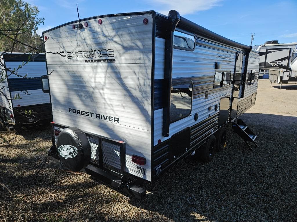 2026 Forest River RV 2026 Forest River RV Cherokee Grey Wolf - thumbnail 3