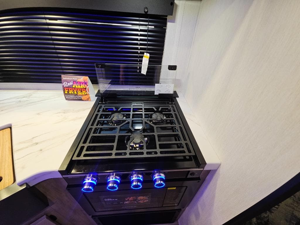 2026 Forest River RV 2026 Forest River RV Cherokee Grey Wolf - thumbnail 17