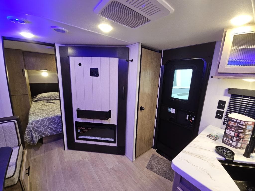 2026 Forest River RV 2026 Forest River RV Cherokee Grey Wolf - thumbnail 21