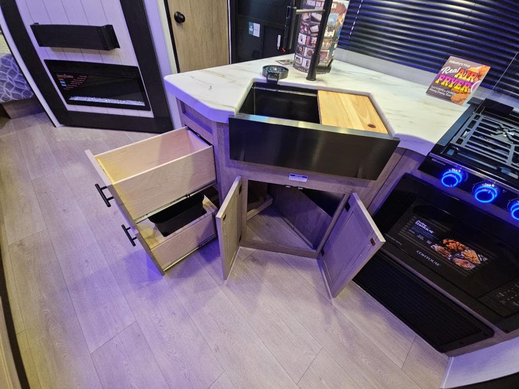 2026 Forest River RV 2026 Forest River RV Cherokee Grey Wolf - thumbnail 34