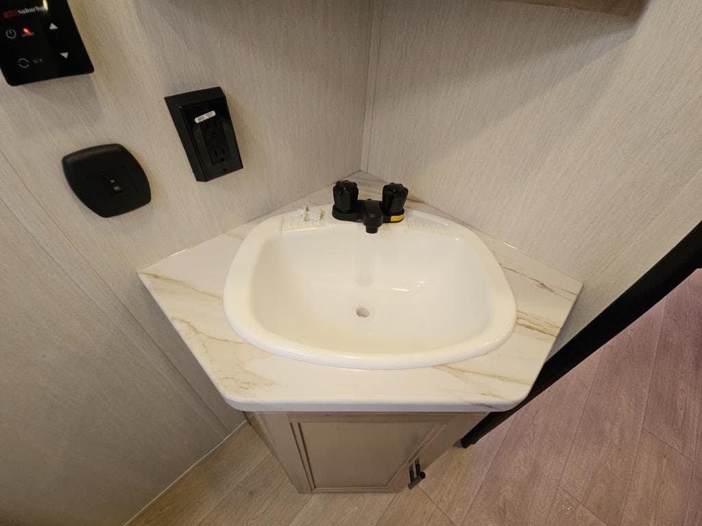 2026 Forest River RV 2026 Forest River RV Cherokee Grey Wolf - thumbnail 53