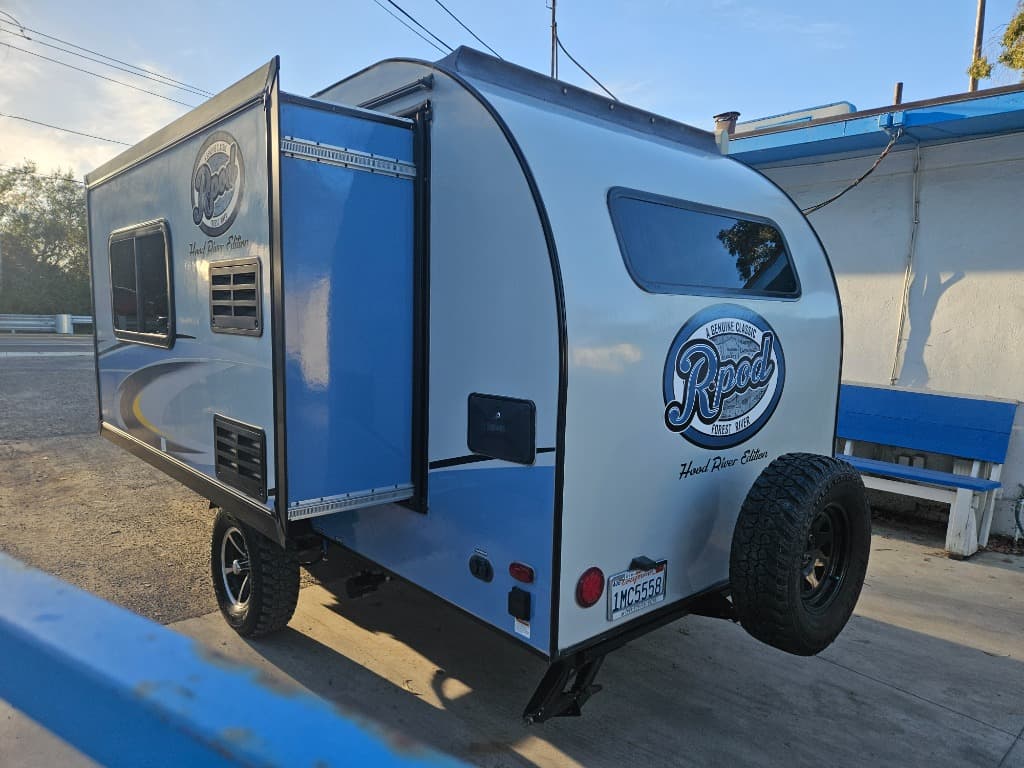 2018 Forest River 2018 Forest River R-Pod - thumbnail 4