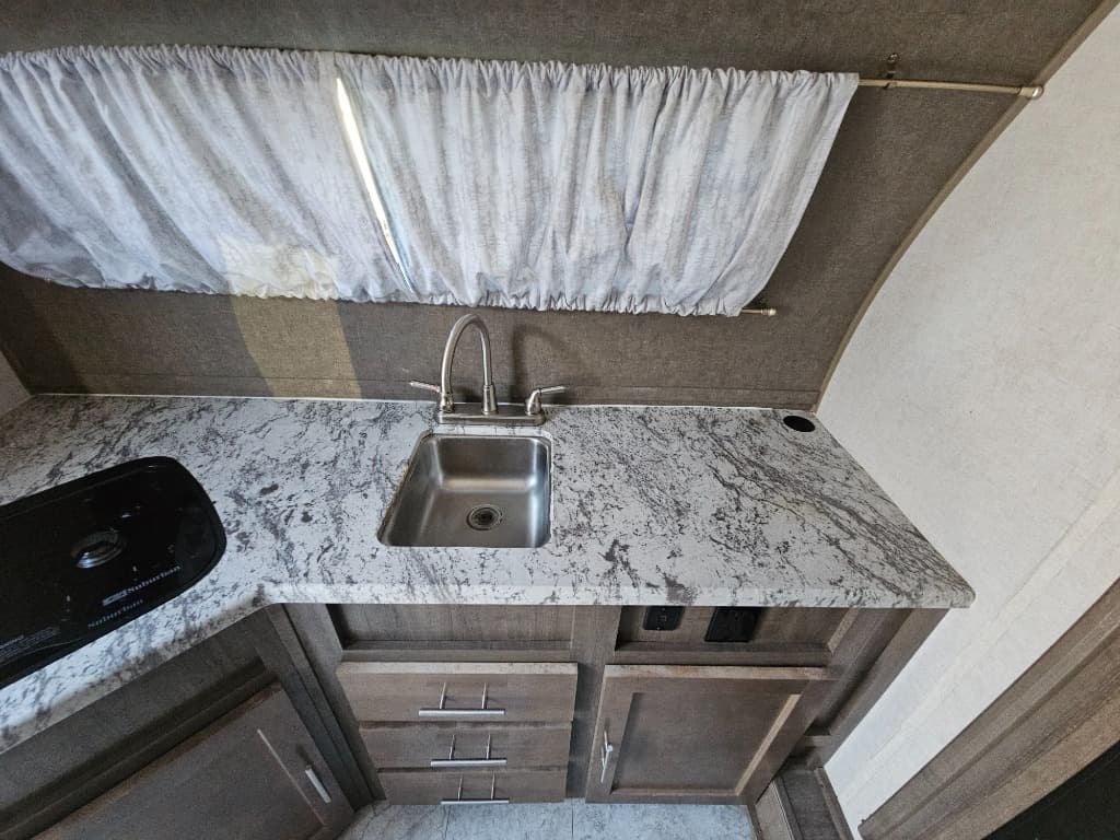 2018 Forest River 2018 Forest River R-Pod - thumbnail 10