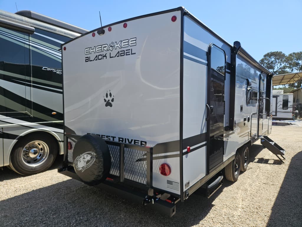 2026 Forest River 2026 Forest River Cherokee Grey Wolf Black Label - thumbnail 3