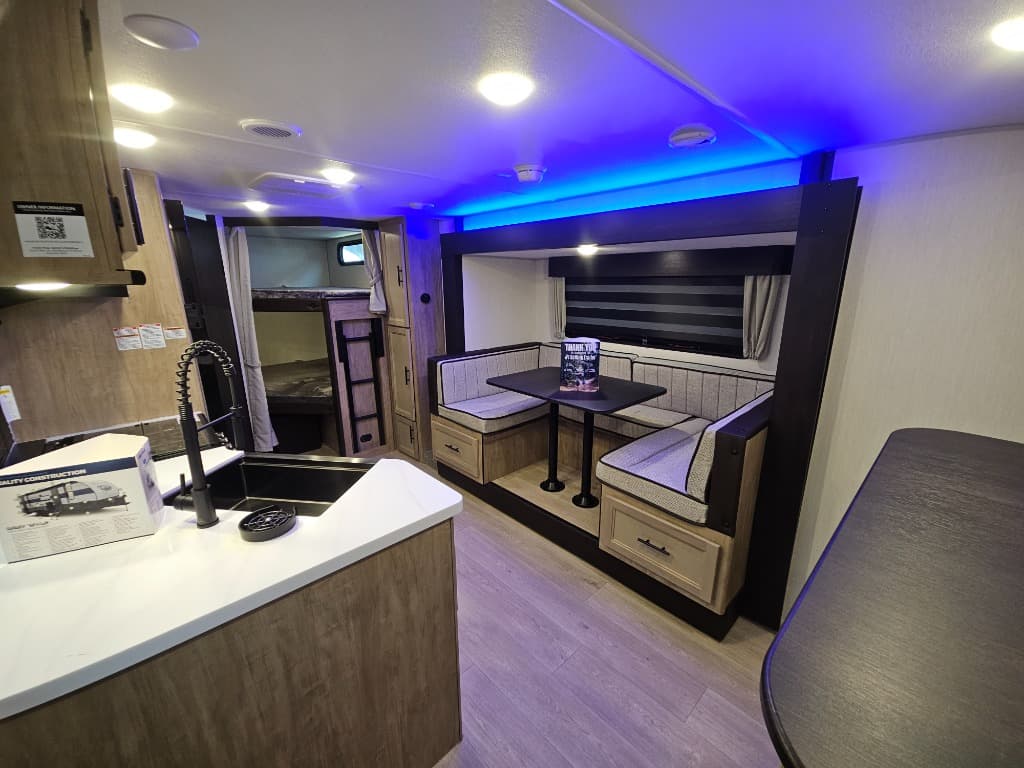 2026 Forest River 2026 Forest River Cherokee Grey Wolf Black Label - thumbnail 9