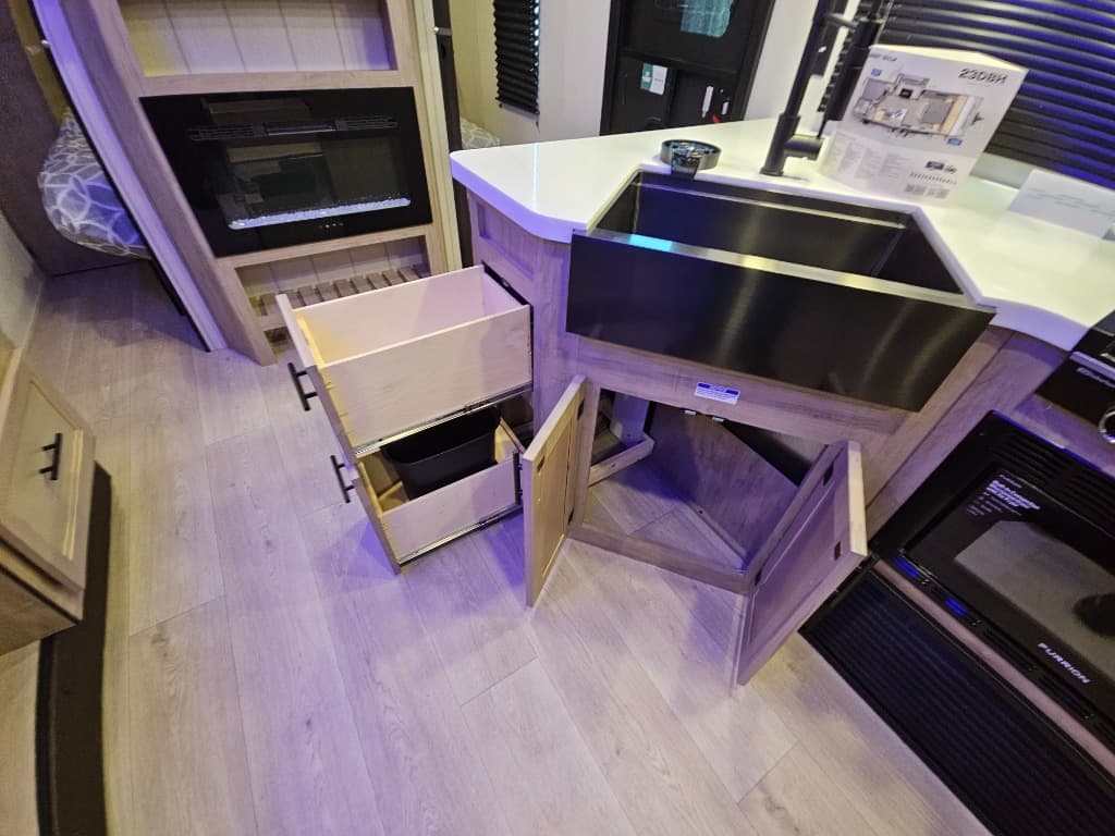 2026 Forest River 2026 Forest River Cherokee Grey Wolf Black Label - thumbnail 22