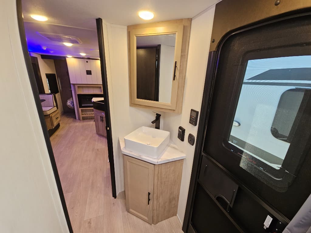 2026 Forest River 2026 Forest River Cherokee Grey Wolf Black Label - thumbnail 32