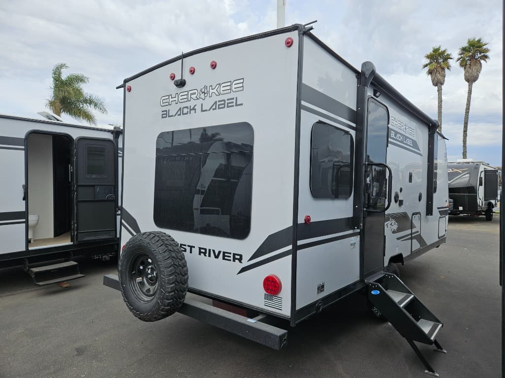 2026 Forest River 2026 Forest River Cherokee Wolf Pup Black Label - thumbnail 3