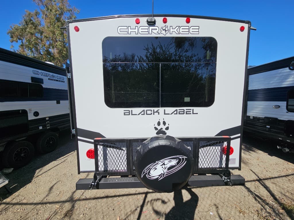 2026 Forest River RV 2026 Forest River RV Cherokee Grey Wolf Black Label - thumbnail 4