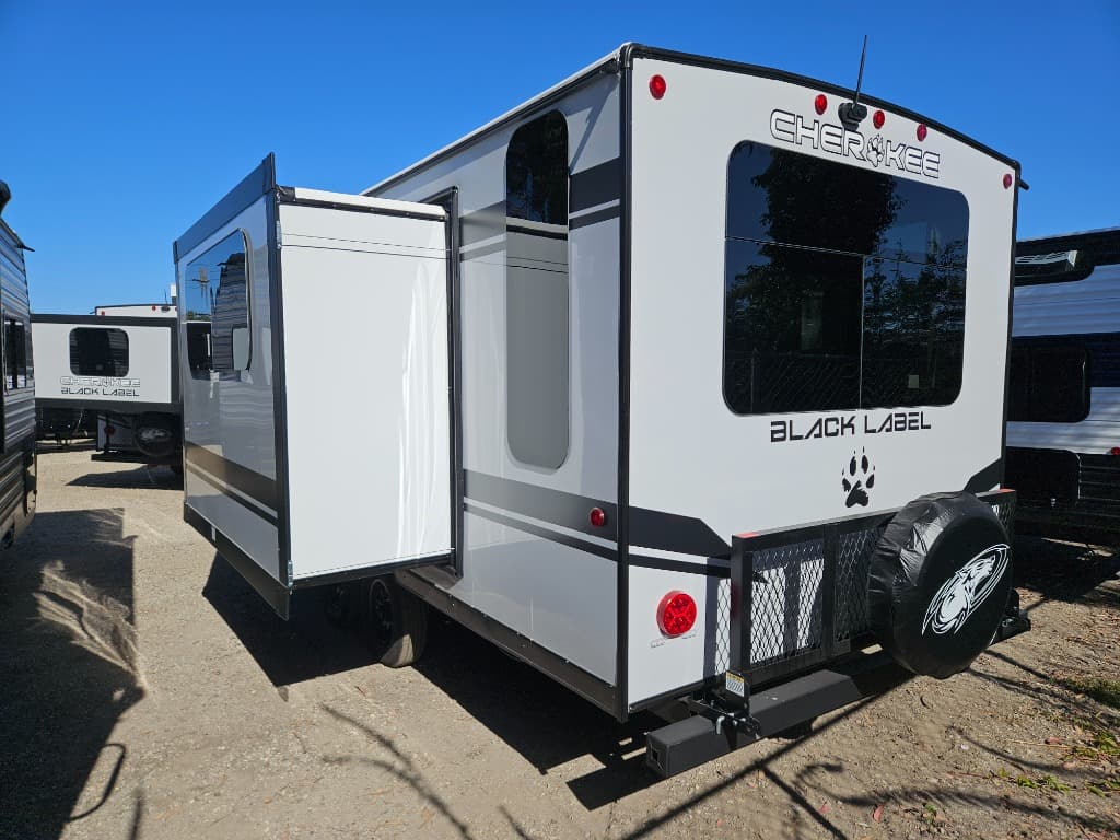2026 Forest River RV 2026 Forest River RV Cherokee Grey Wolf Black Label - thumbnail 5