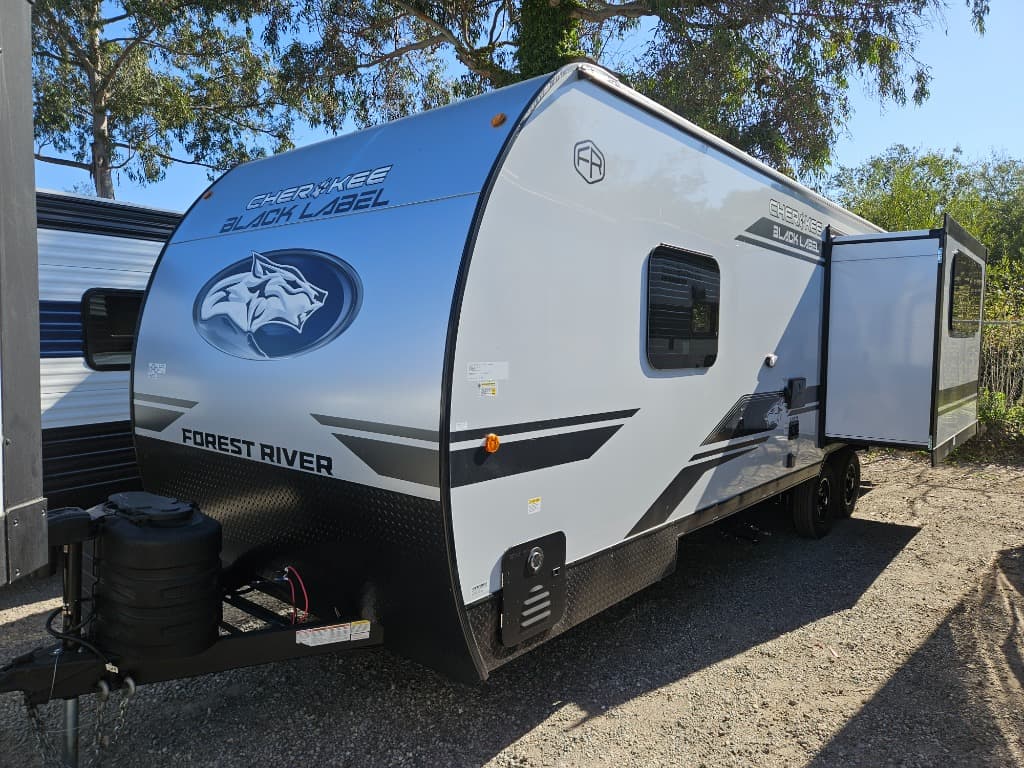 2026 Forest River RV 2026 Forest River RV Cherokee Grey Wolf Black Label - thumbnail 6