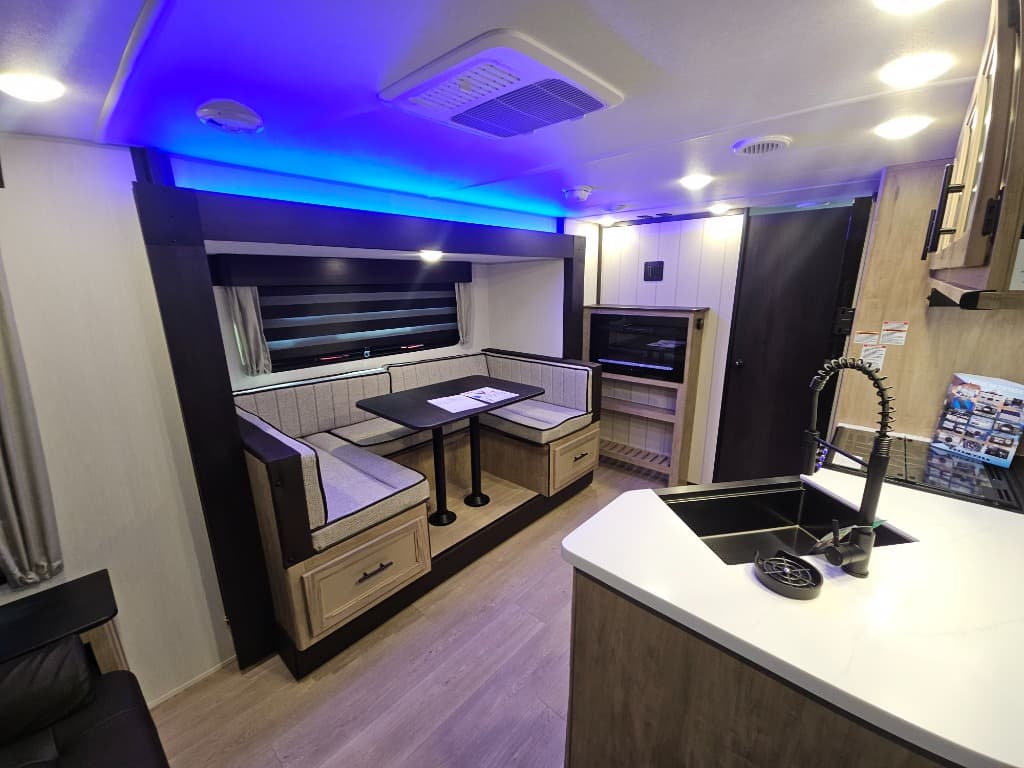 2026 Forest River RV 2026 Forest River RV Cherokee Grey Wolf Black Label - thumbnail 8