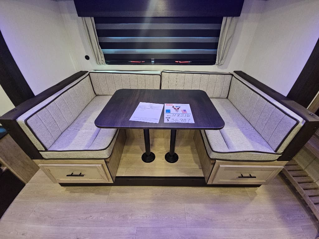 2026 Forest River RV 2026 Forest River RV Cherokee Grey Wolf Black Label - thumbnail 11