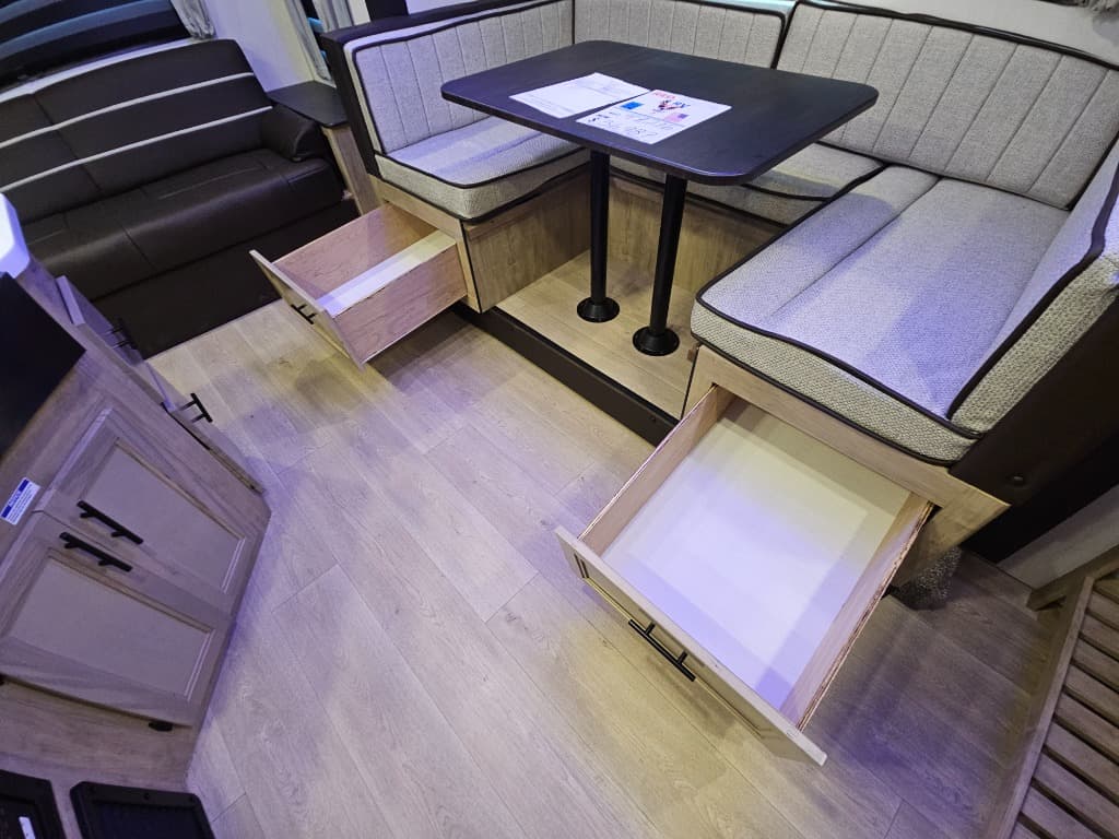 2026 Forest River RV 2026 Forest River RV Cherokee Grey Wolf Black Label - thumbnail 12