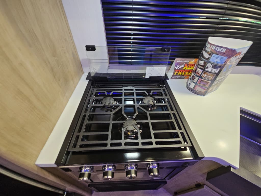 2026 Forest River RV 2026 Forest River RV Cherokee Grey Wolf Black Label - thumbnail 16