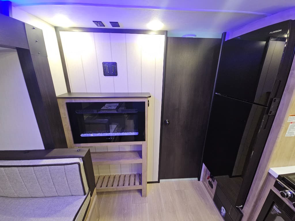 2026 Forest River RV 2026 Forest River RV Cherokee Grey Wolf Black Label - thumbnail 21