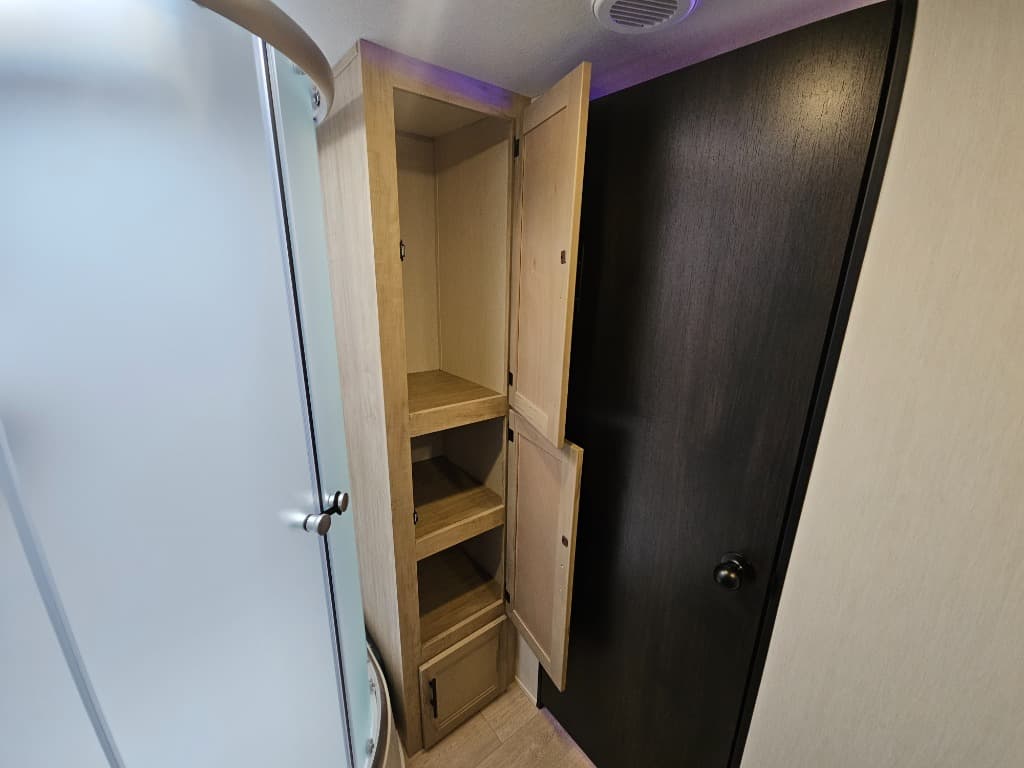 2026 Forest River RV 2026 Forest River RV Cherokee Grey Wolf Black Label - thumbnail 24