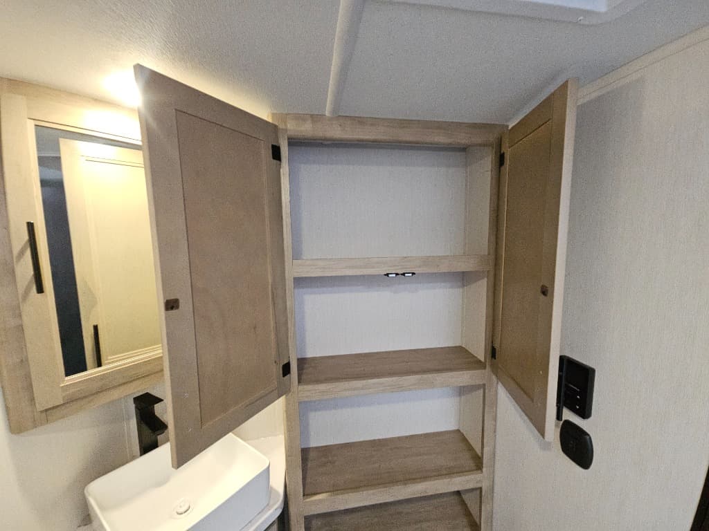 2026 Forest River RV 2026 Forest River RV Cherokee Grey Wolf Black Label - thumbnail 29