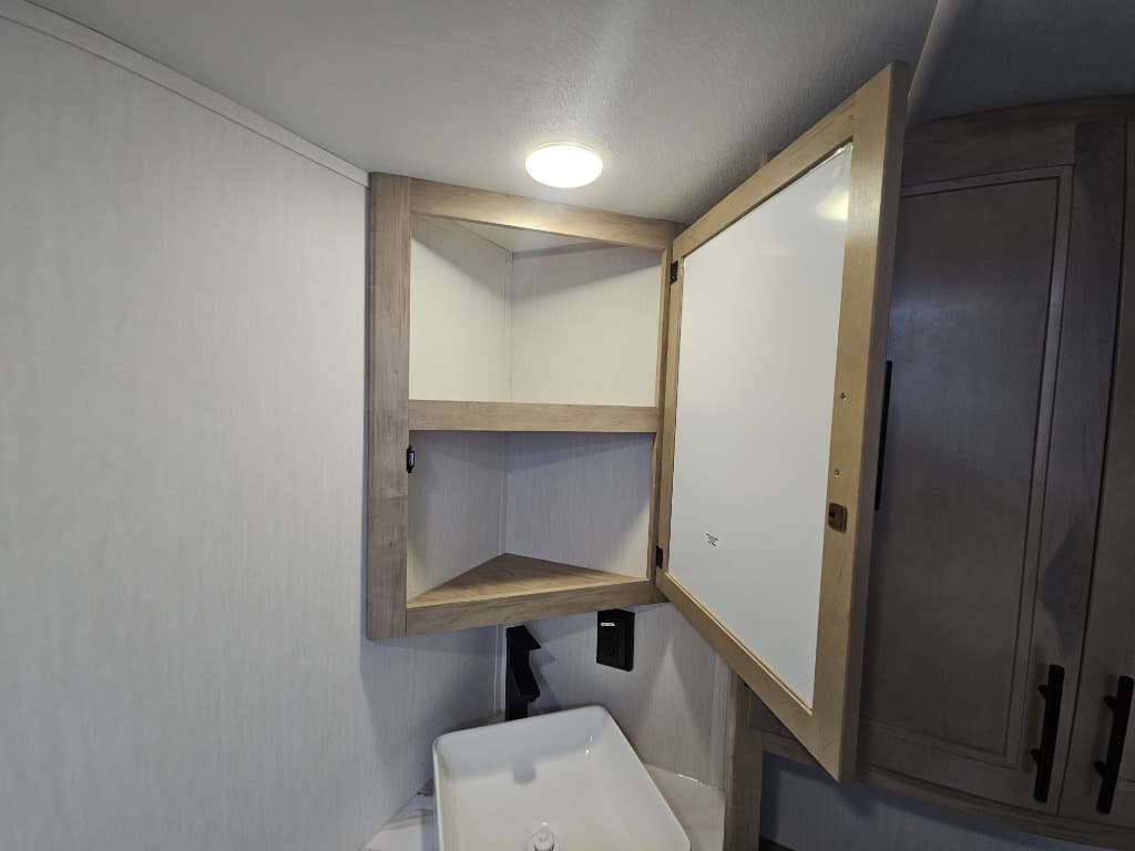 2026 Forest River RV 2026 Forest River RV Cherokee Grey Wolf Black Label - thumbnail 30