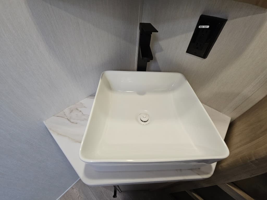 2026 Forest River RV 2026 Forest River RV Cherokee Grey Wolf Black Label - thumbnail 31