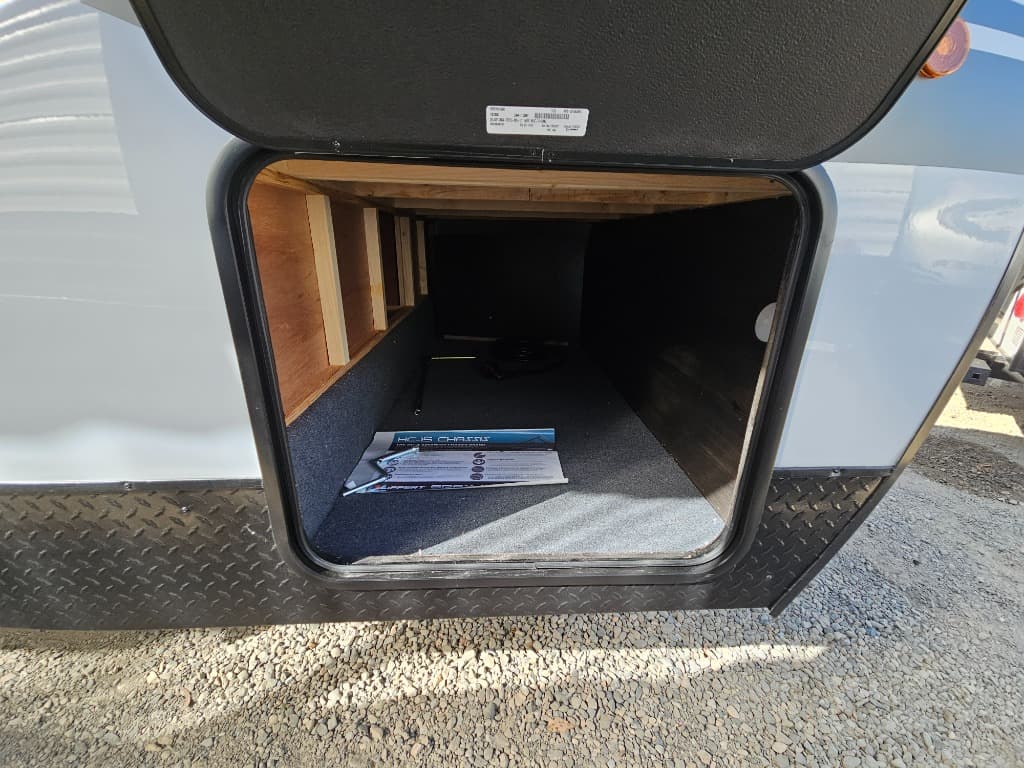 2026 Forest River RV 2026 Forest River RV Cherokee Grey Wolf Black Label - thumbnail 40