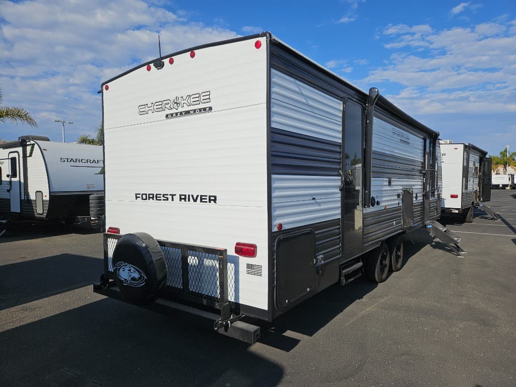2026 Forest River RV 2026 Forest River RV Cherokee Grey Wolf - thumbnail 3