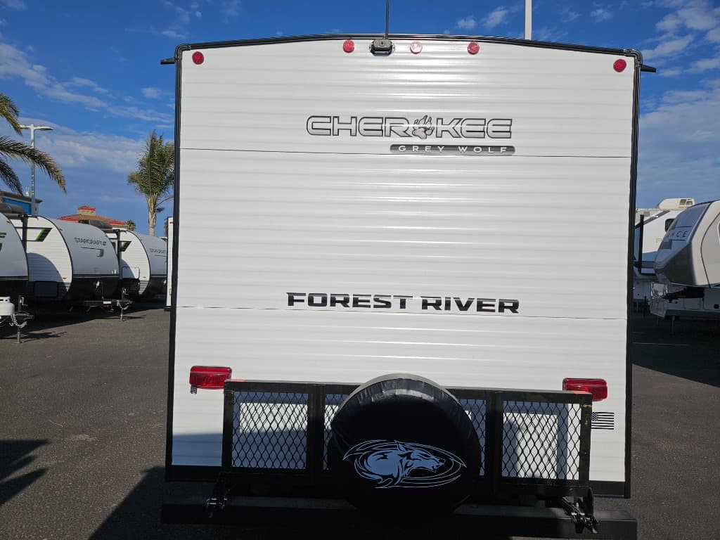 2026 Forest River RV 2026 Forest River RV Cherokee Grey Wolf - thumbnail 4